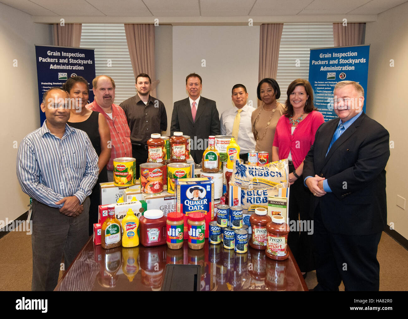 usdagov 7873517602 20120101-GIPSA-RBN-Feds Feed Families Stock Photo