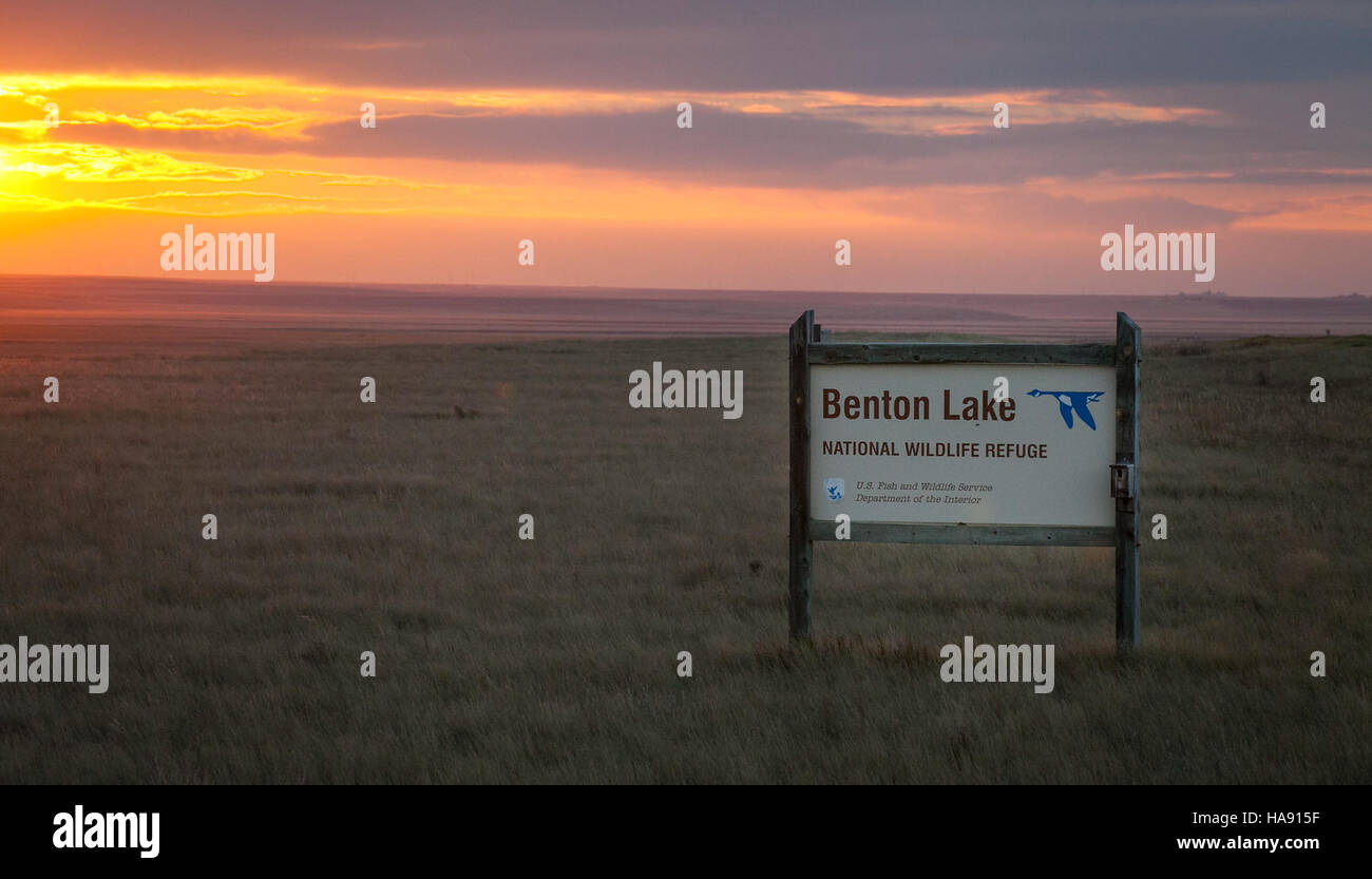 usfwsmtnprairie 29800362223 Sunset at Benton Lake NWR 02 Stock Photo ...