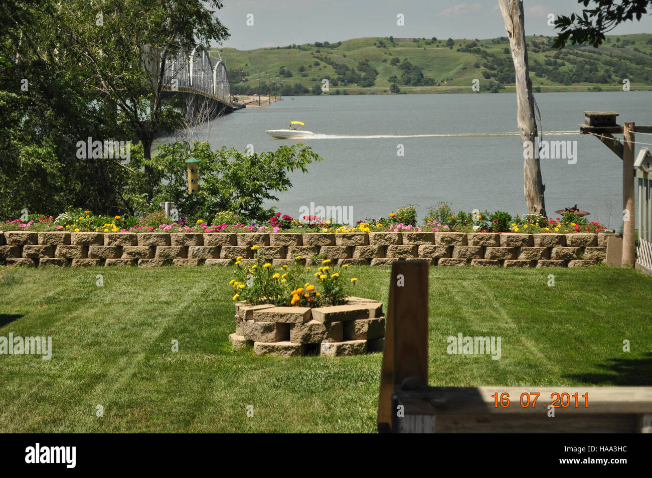 usinterior 9185376904 Boating on the Missouri River, Chamberlain, South