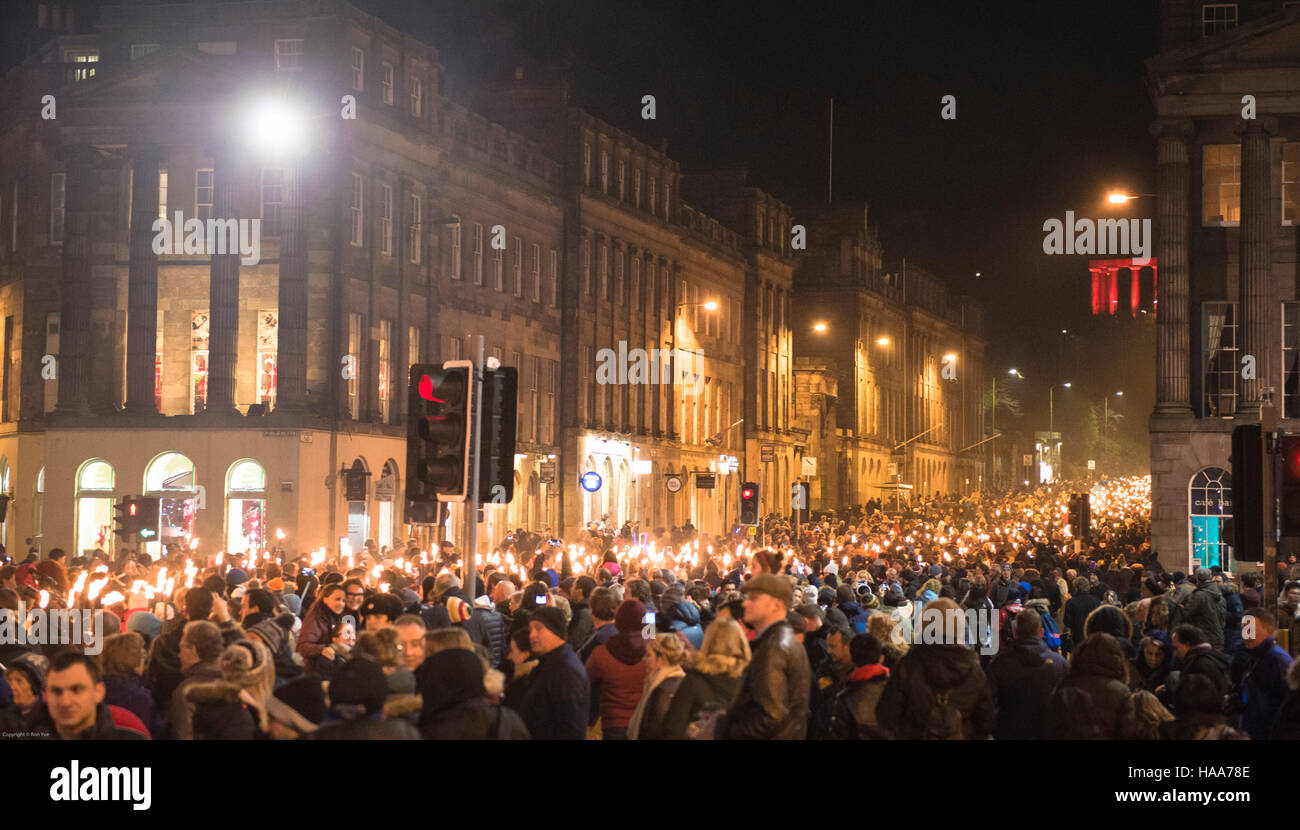 Hogmanay torch parade, Edinburgh Stock Photo - Alamy