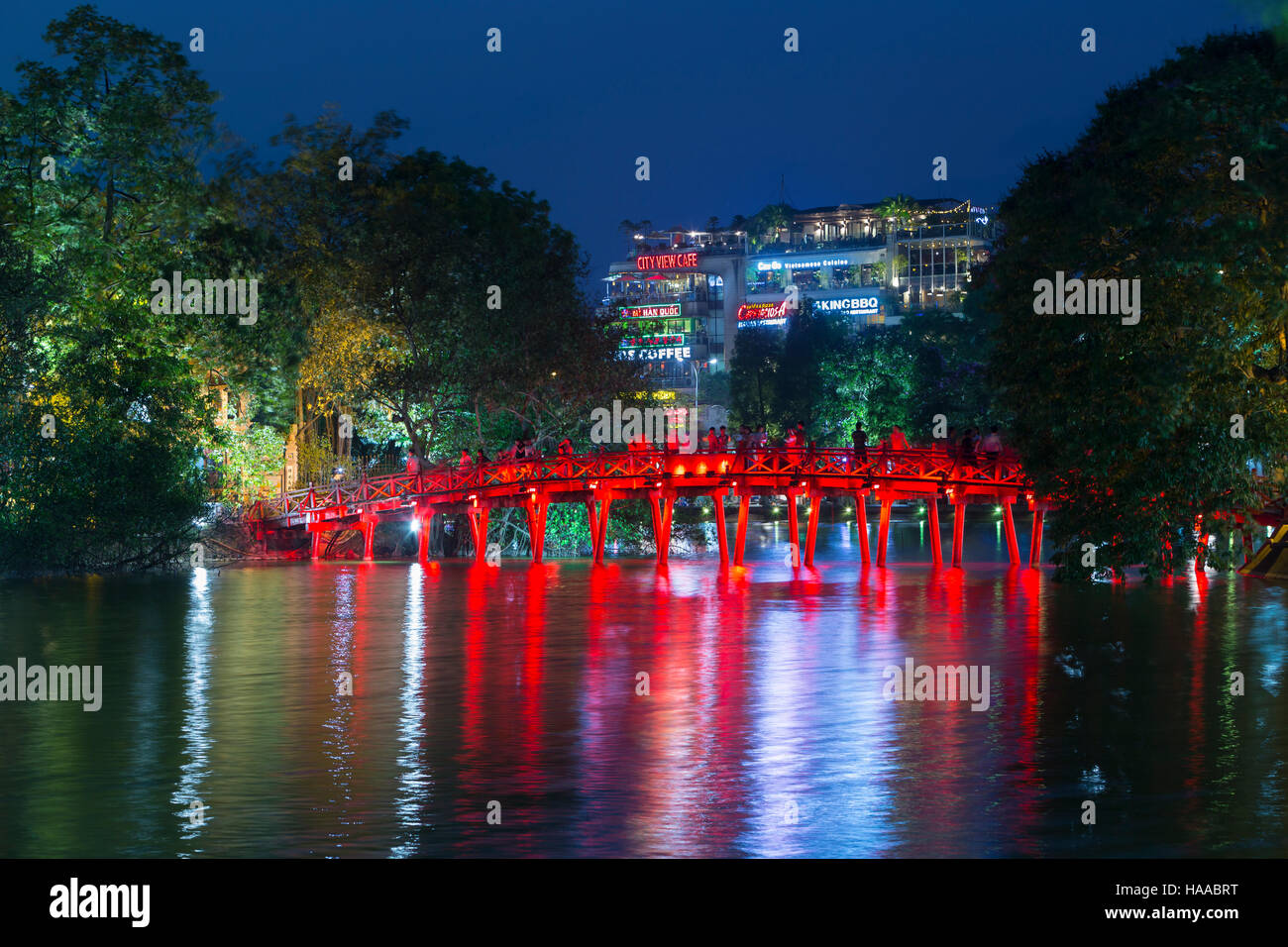 The Huc bridge to Ngoc Son temple on Hoan Kiem lake, Hanoi, Vietnam Stock Photo