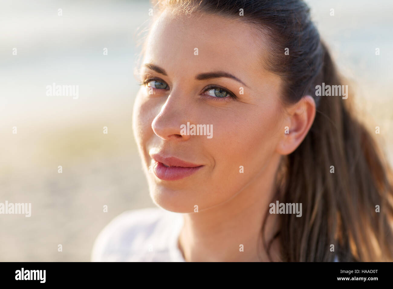 Happy young woman face hi-res stock photography and images - Alamy
