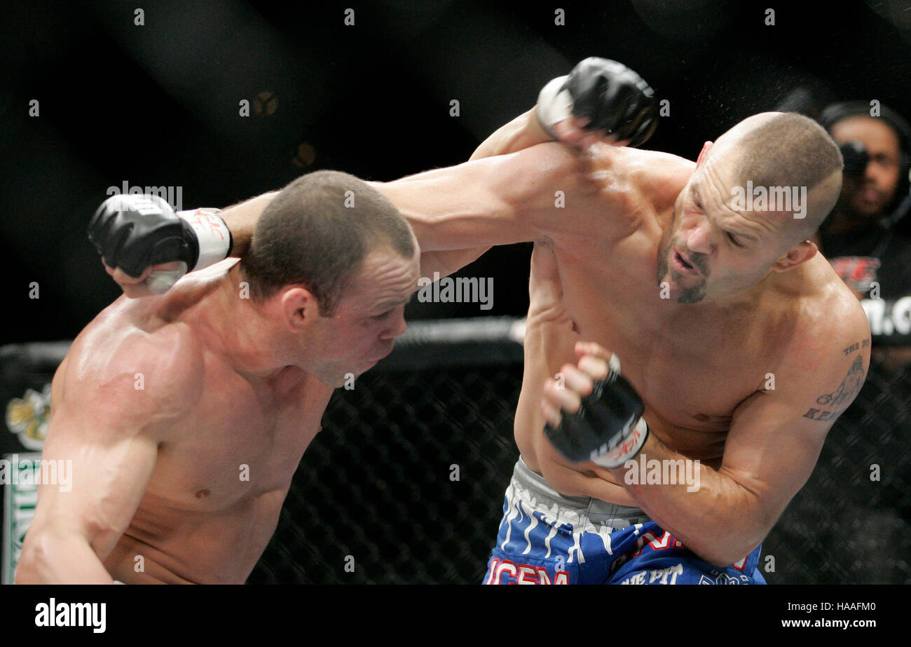 Chuck Liddell, right, fights Wanderlei Silva during UFC 79 at the