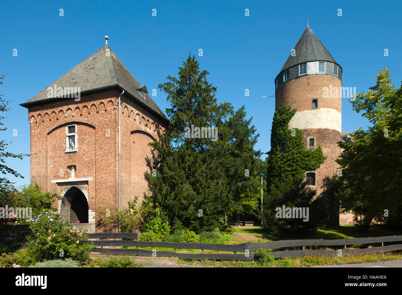 Deutschland, Nordrhein-Westfalen, Kreis Viersen, Brüggen, Burg Stock Photo