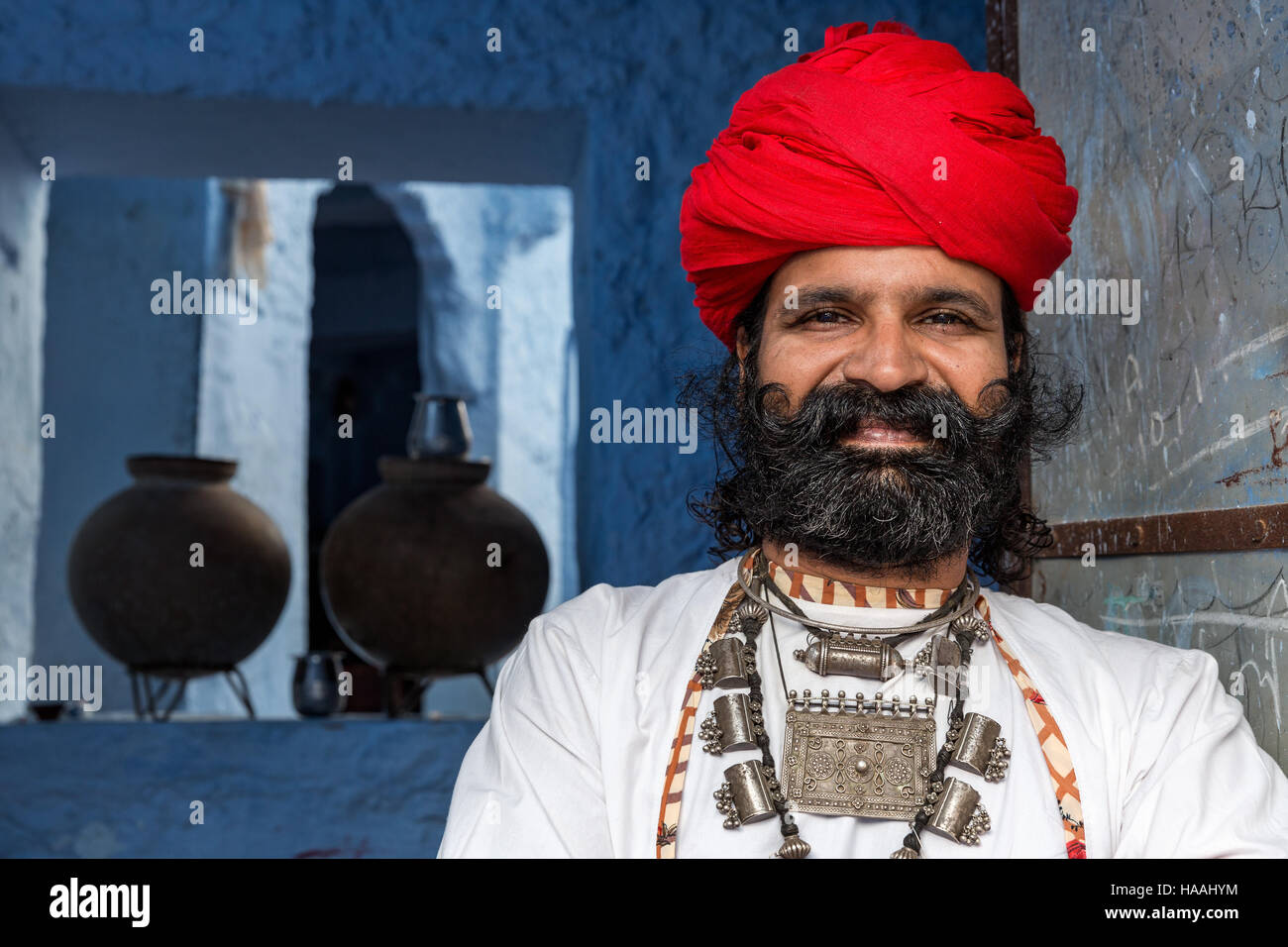 Man from Rajasthan dressed in traditional clothes, Jodhpur, Rajasthan, India Stock Photo