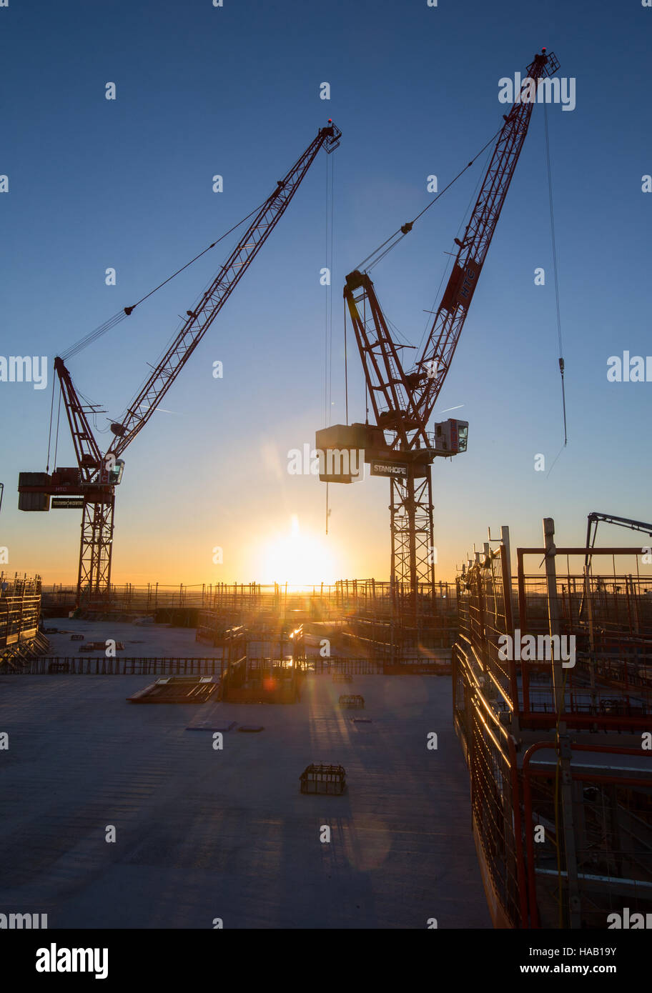 Construction cranes hi-res stock photography and images - Alamy