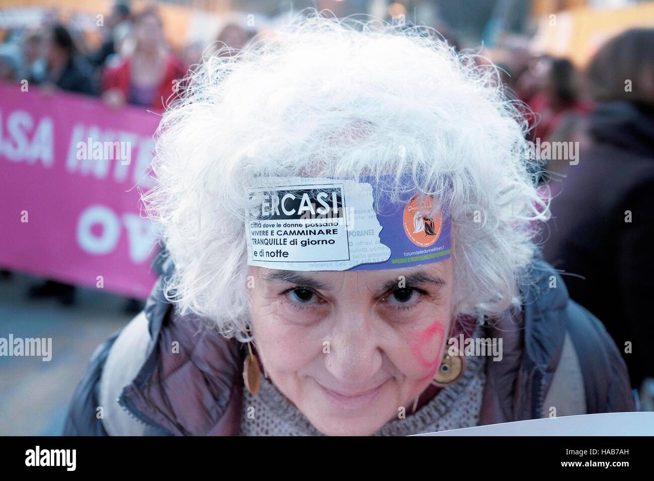 Rome, Italy. 27th November, 2016. National demonstration 'Non una di meno - Not one less' to protest against male violence against women in Rome. In Italy, since the beginning of the year, dozens of women were murdered by male hands. Rome, Italy, 27/11/2016    Credit Credit:  Danilo Balducci/Sintesi/Alamy Live News Stock Photo