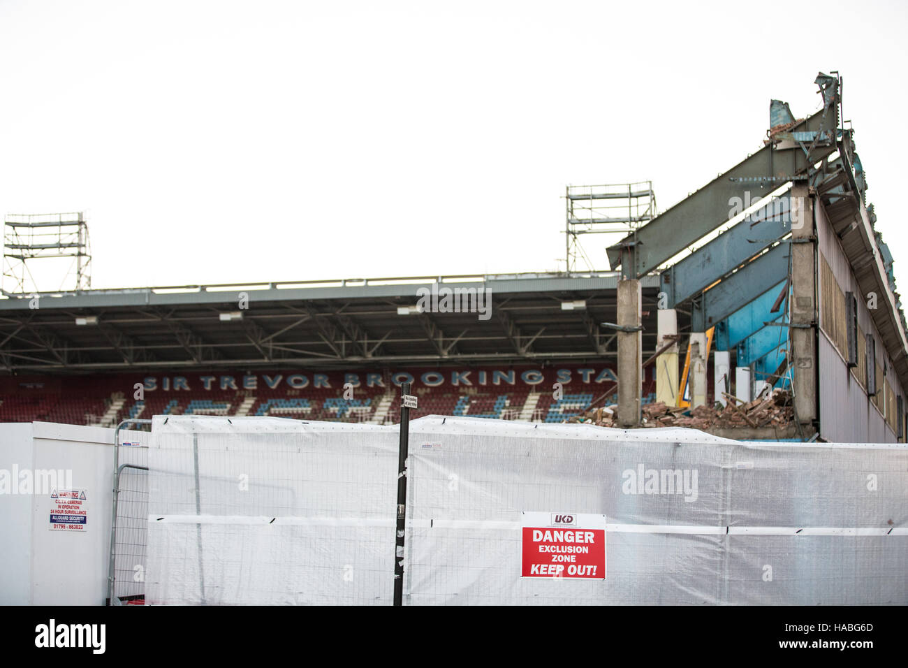 Chicken run west ham hires stock photography and images Alamy