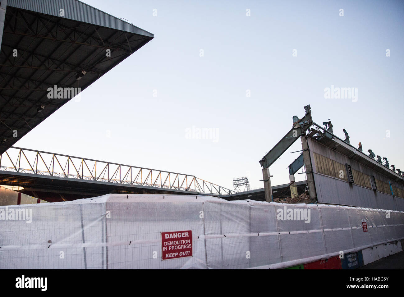 London, UK. 29th Nov, 2016. Heavy machinery is used to demolish the