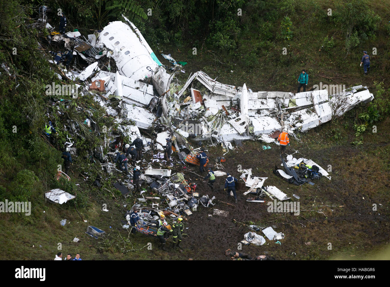 Medellín, Colombia. 29th Nov, 2016. PLANE CHAPECOENSE FALLS IN COLOMBIA - Destroços of £ Avia which led the team Chapecoense aft fall in Medellin in ColÃ'mbia. tohoto: Juan Antonio Sánchez/Fotoarena) Credit:  Foto Arena LTDA/Alamy Live News Stock Photo