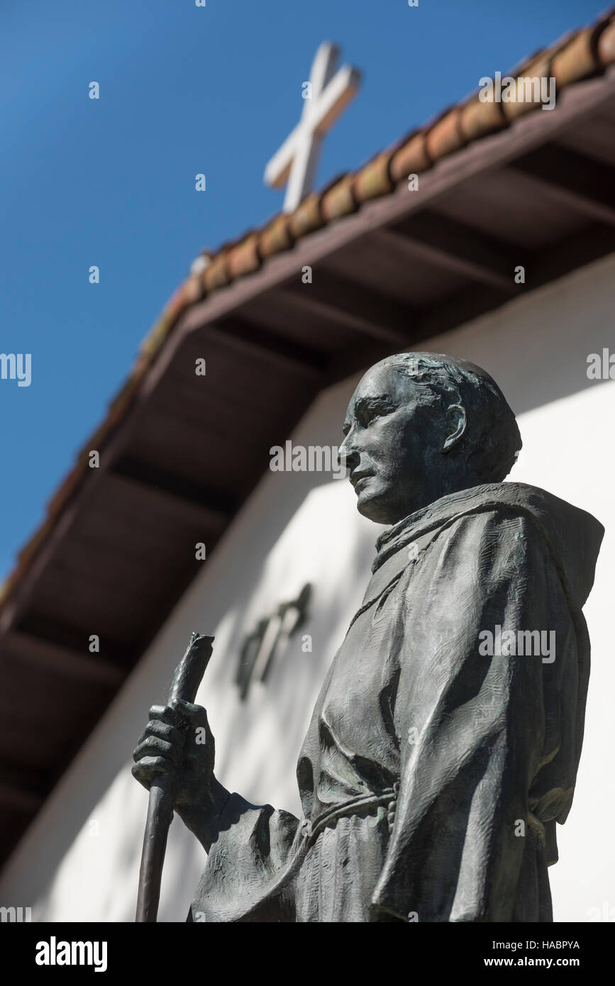Statue of Father Junipero Serra in front of the Mission San Luis Obispo de Tolosa in San Luis Obispo, California, USA. Stock Photo