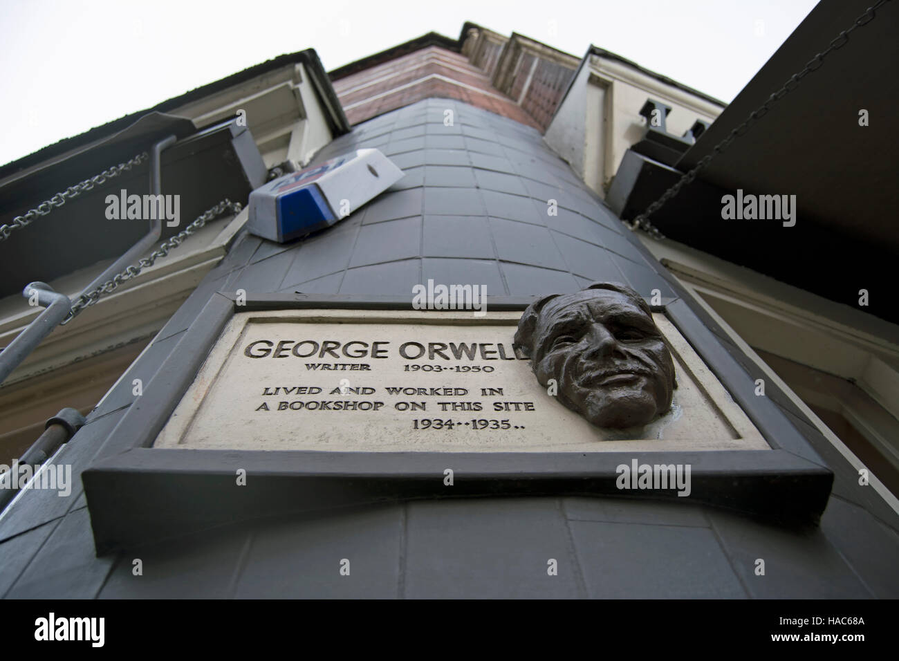 memorial to writer george orwell on the site of a bookshop where he worked during the 1930s, hampstead, london, england Stock Photo