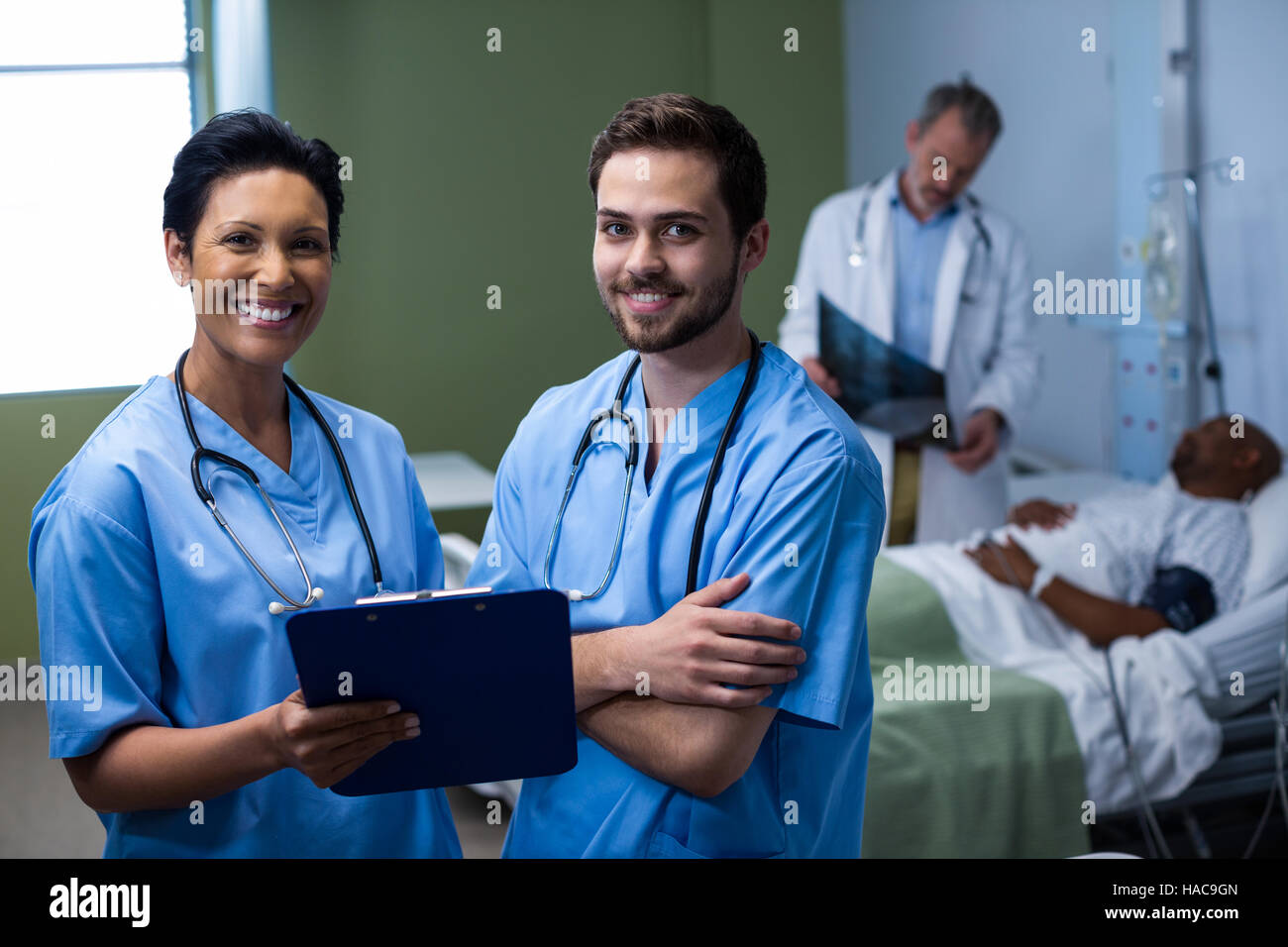 Portrait male female nurse hi-res stock photography and images - Alamy