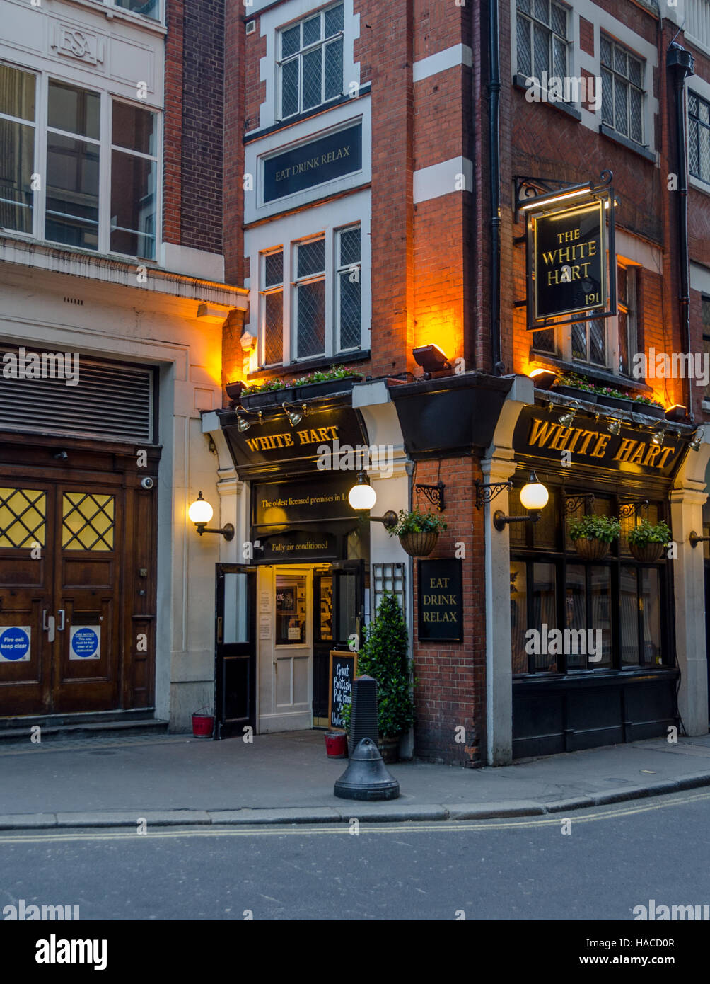 The White Hart pub, London, England, UK Stock Photo