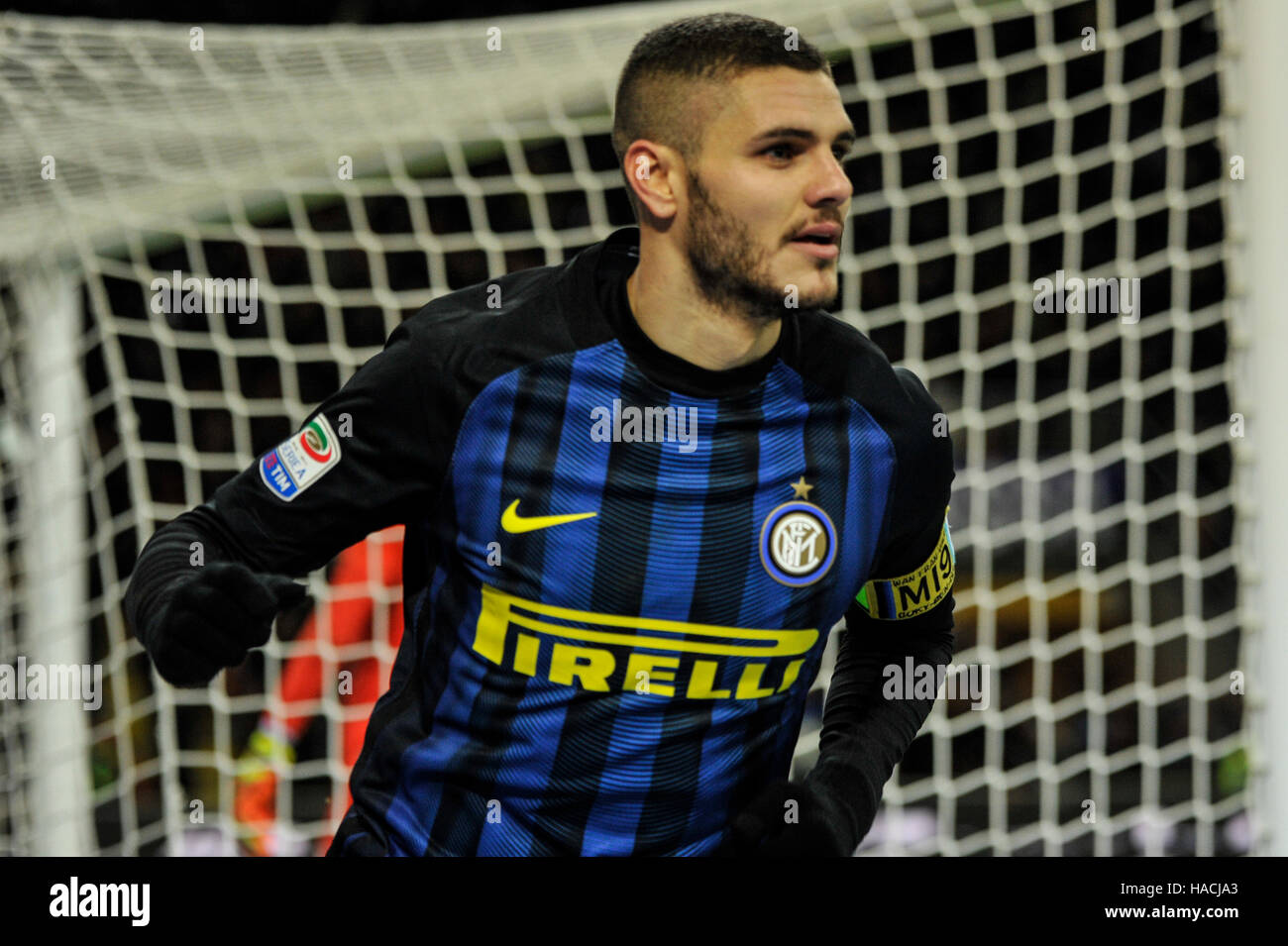 milan-italy-28th-nov-2016-mauro-icardi-of-inter-celebrate-the-third
