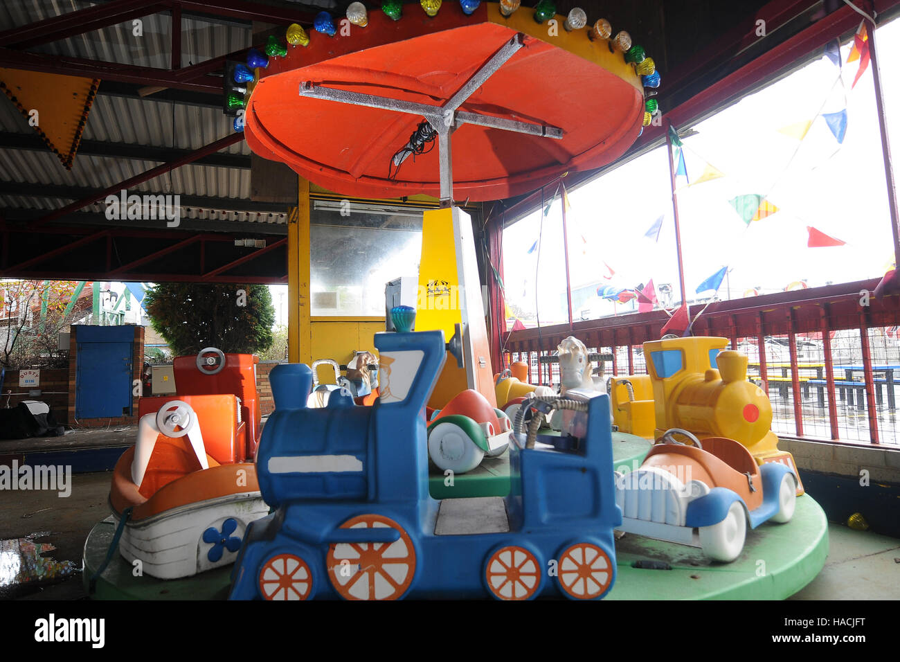 Childrens theme park ride hi-res stock photography and images - Alamy
