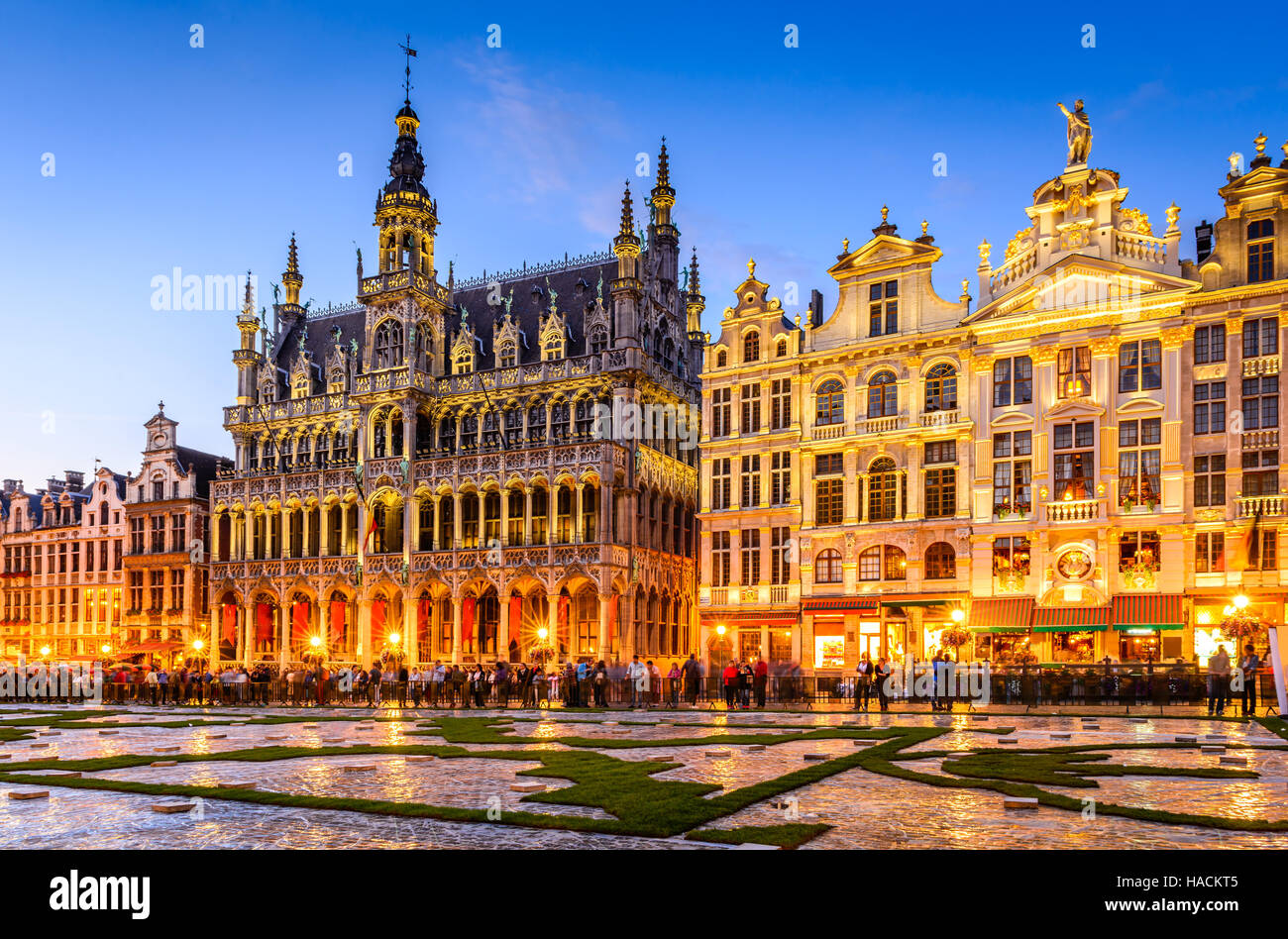 Brussels, Belgium. Wide angle night scene of the Grand Place and Maison du Roi, Europe historic square must-see sight  Bruxelles Stock Photo