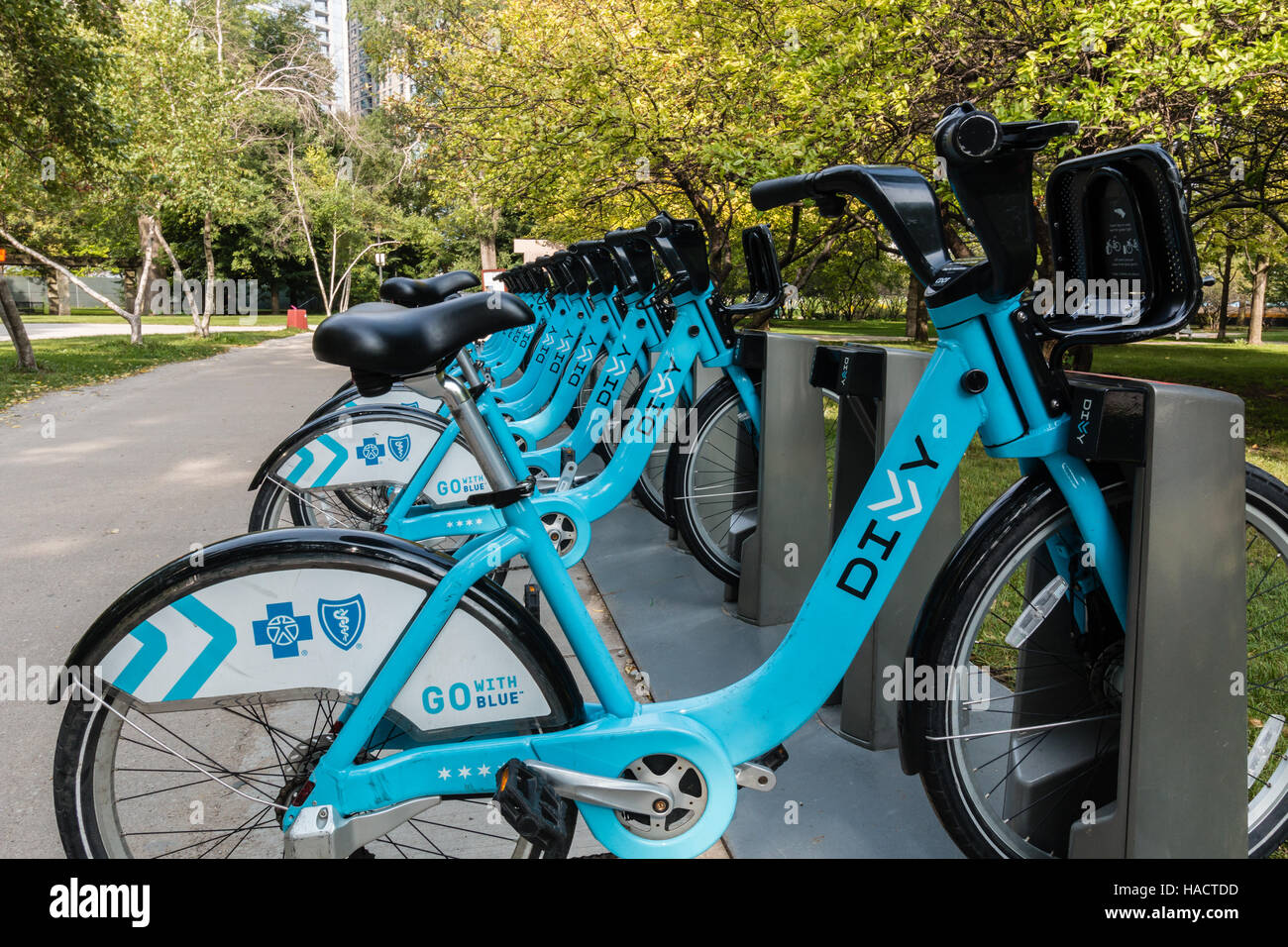 Shared bikes to rent are the new way to commute in Chicago. Divvy