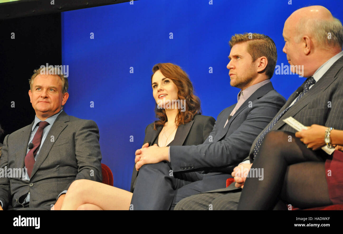 NY, NY. December 8 2015.  Cast and creators of 'Downtown Abbey' at the PBS panel. © Veronica Bruno/Alamy Stock Photo