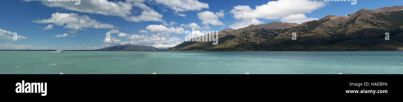 Patagonia, Argentina, lake cruise: the crystal clear water of Lake Argentino, the biggest freshwater lake in Argentina, in Los Glaciares National Park Stock Photo
