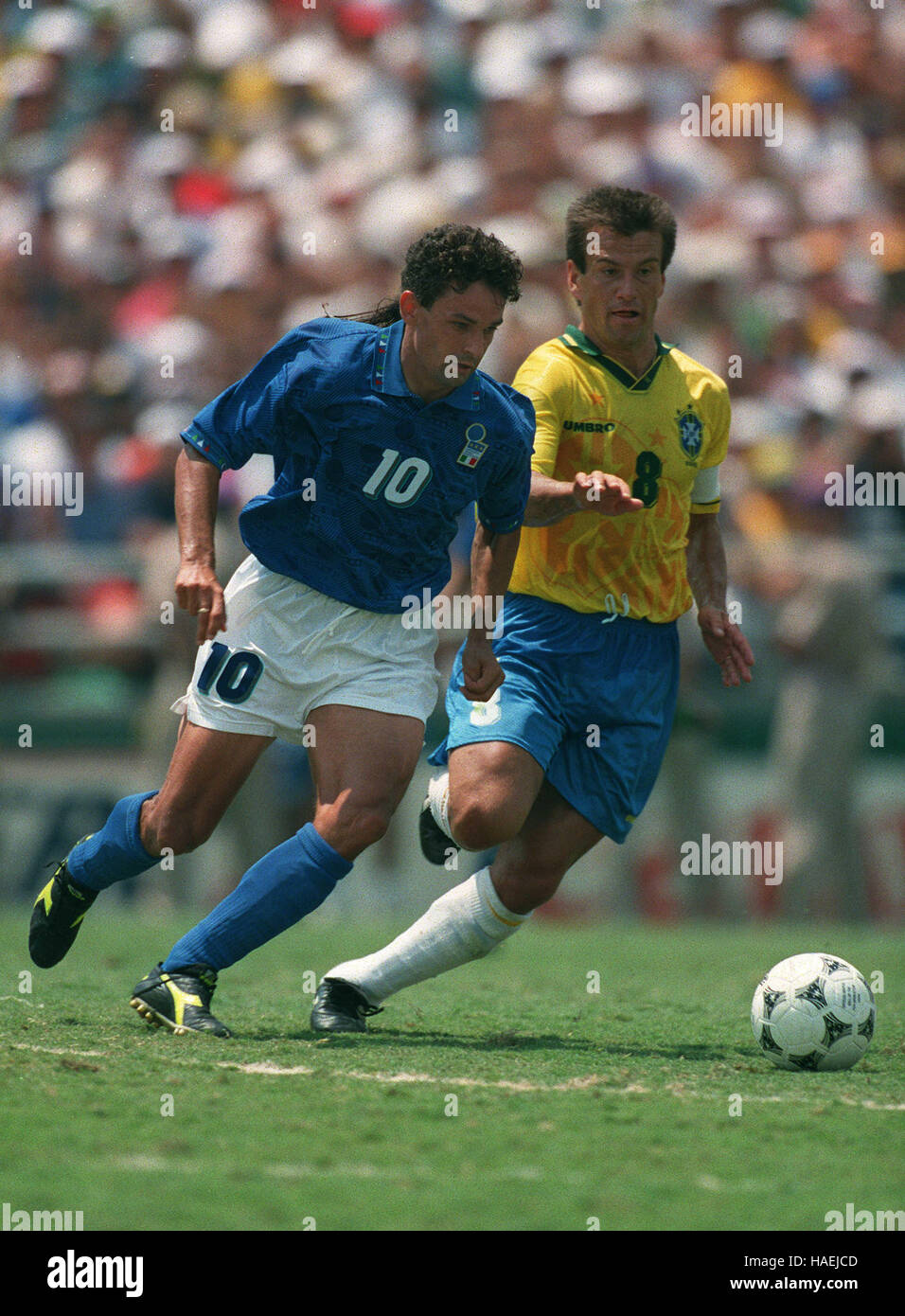 ROBERTO BAGGIO & DUNGA BRAZIL V ITALY WORLD CUP FINAL 17 July 1994 Stock Photo