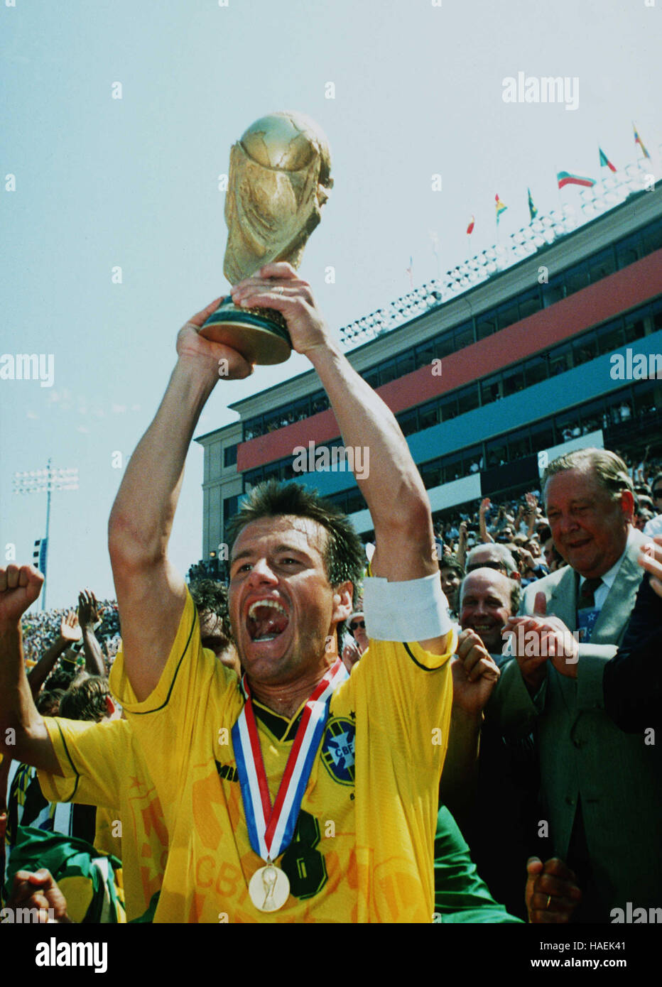 dunga-lifts-world-cup-for-brazil-1994-usa-world-cup-17-july-1994-HAEK41.jpg