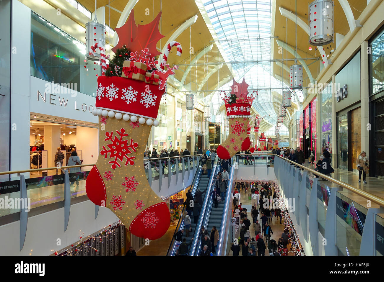 Cardiff Shopping Winter High Resolution Stock Photography and Images