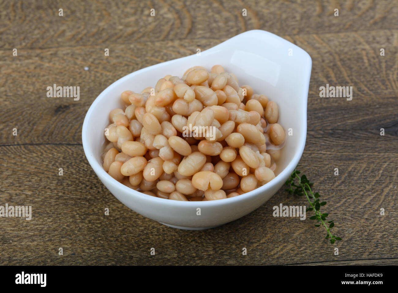 White canned kidney beans in the bowl Stock Photo Alamy