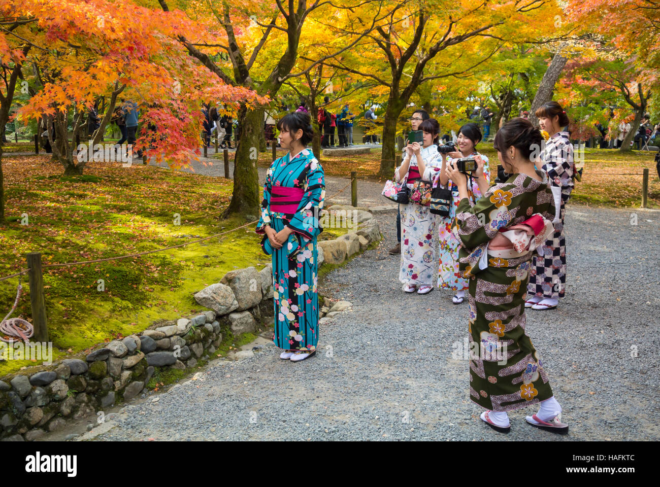Japanese women in kimono hi-res stock photography and images - Alamy