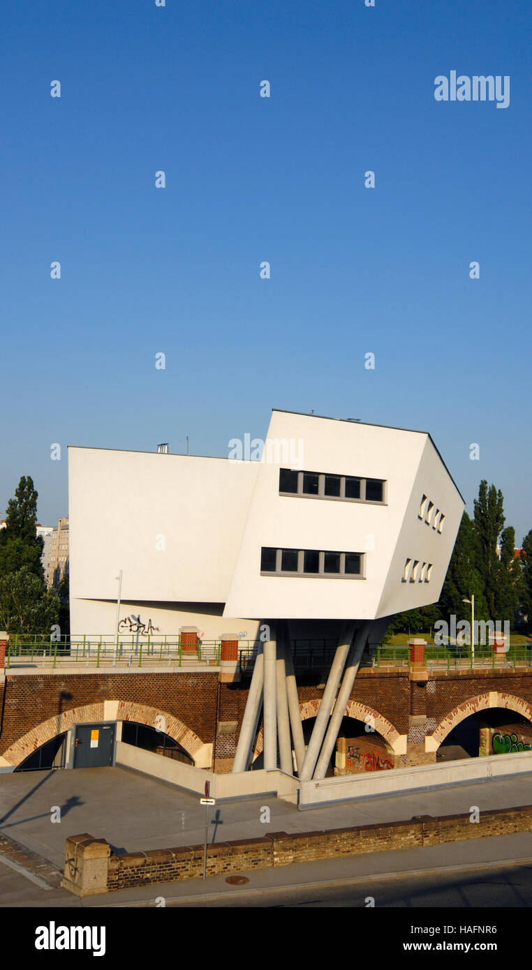 Zaha Hadid Haus Spittelauer Laende Arcade Housing By Architect