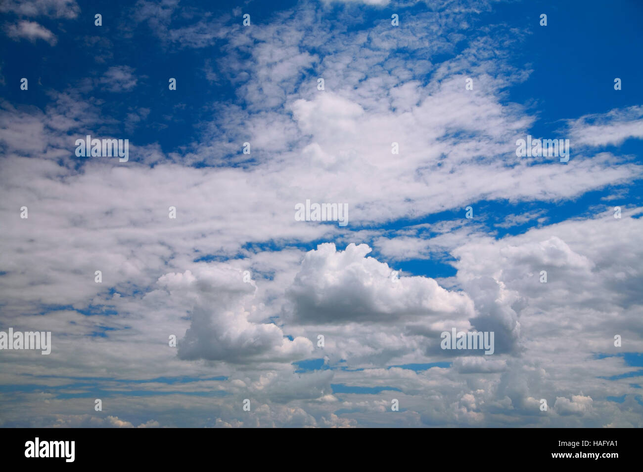 Cloudy sky backgrounds hi-res stock photography and images - Alamy
