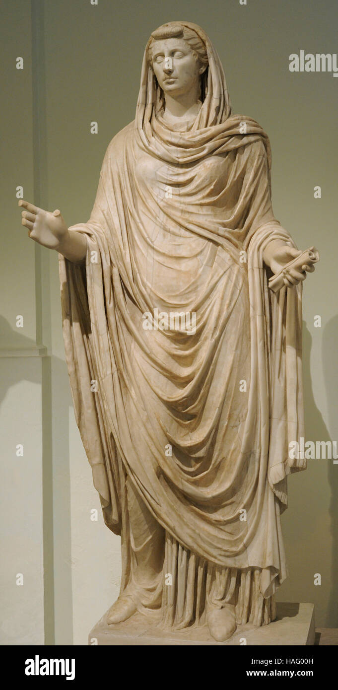 Portrait of the Younger Octavia, sister of Augustus, the so-called Sybil. Beginning of the 1st century AD. Farnese collection.National Archaeological Museum, Naples. Italy. Stock Photo
