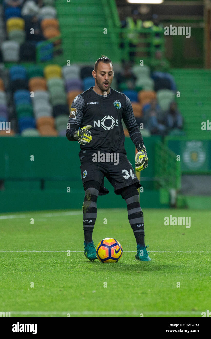 Lisbon, Portugal. 30th Nov, 2016.  Sporting's goalkeeper from Portugal Beto (34) in action during the game Sporting CP vs FC Arouca Credit:  Alexandre de Sousa/Alamy Live News Stock Photo