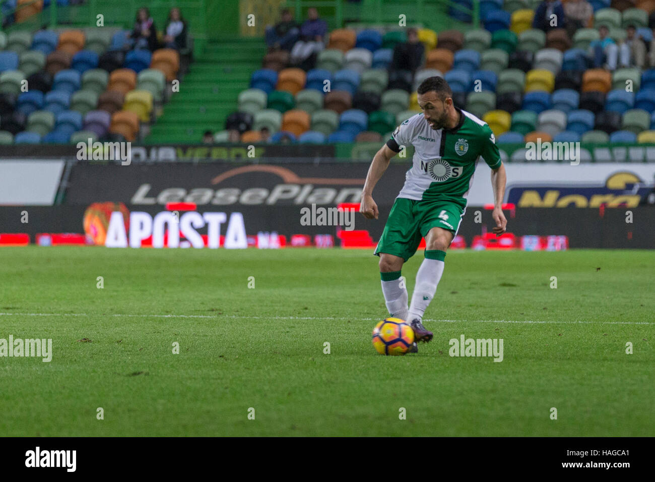 Lisbon, Portugal. 30th Nov, 2016.  Sporting's defender from Brazil Jefferson (4) in action during the game Sporting CP vs FC Arouca Credit:  Alexandre de Sousa/Alamy Live News Stock Photo