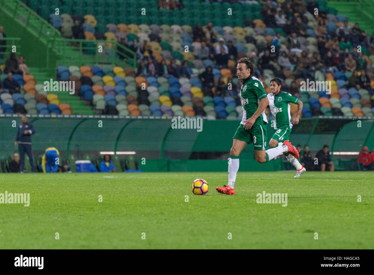 Lisbon, Portugal. 30th Nov, 2016.  Sporting's forward from Serbia Lazar Markovic (3) in action during the game Sporting CP vs FC Arouca Credit:  Alexandre de Sousa/Alamy Live News Stock Photo