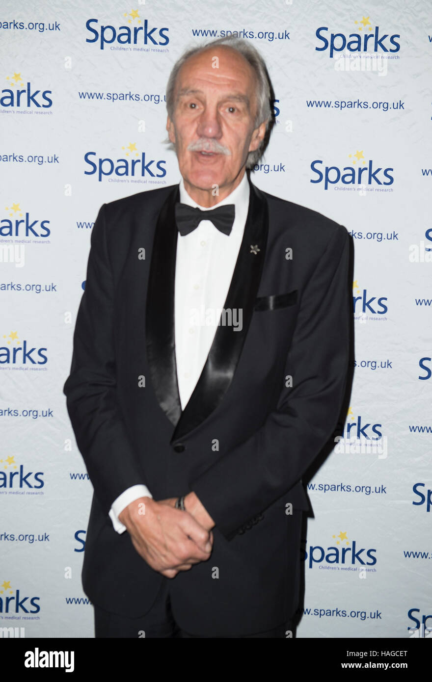 Roger uttley hi-res stock photography and images - Alamy