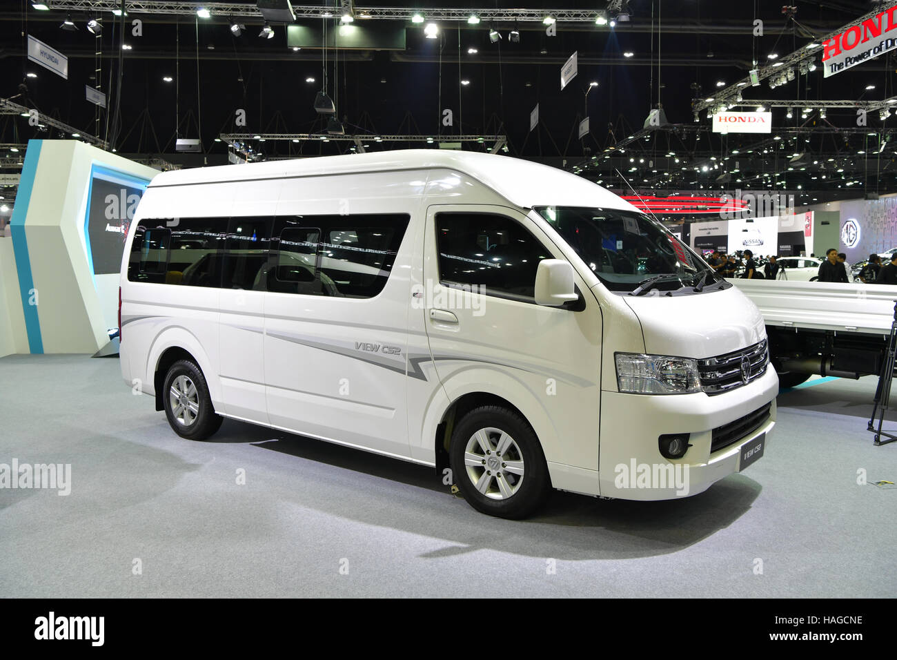 tata hiace