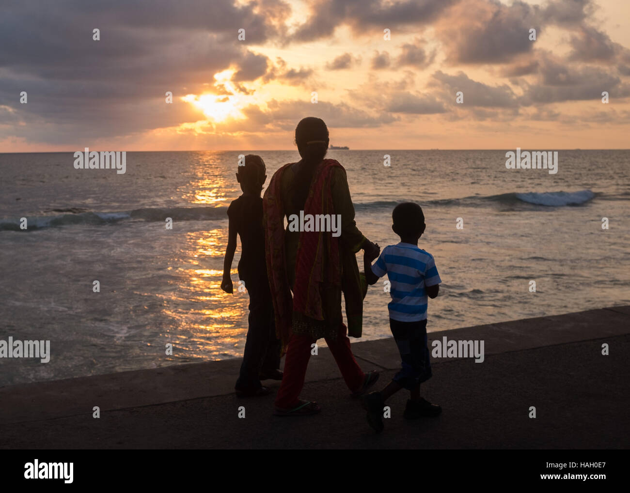 Sri lanka family hi-res stock photography and images - Alamy