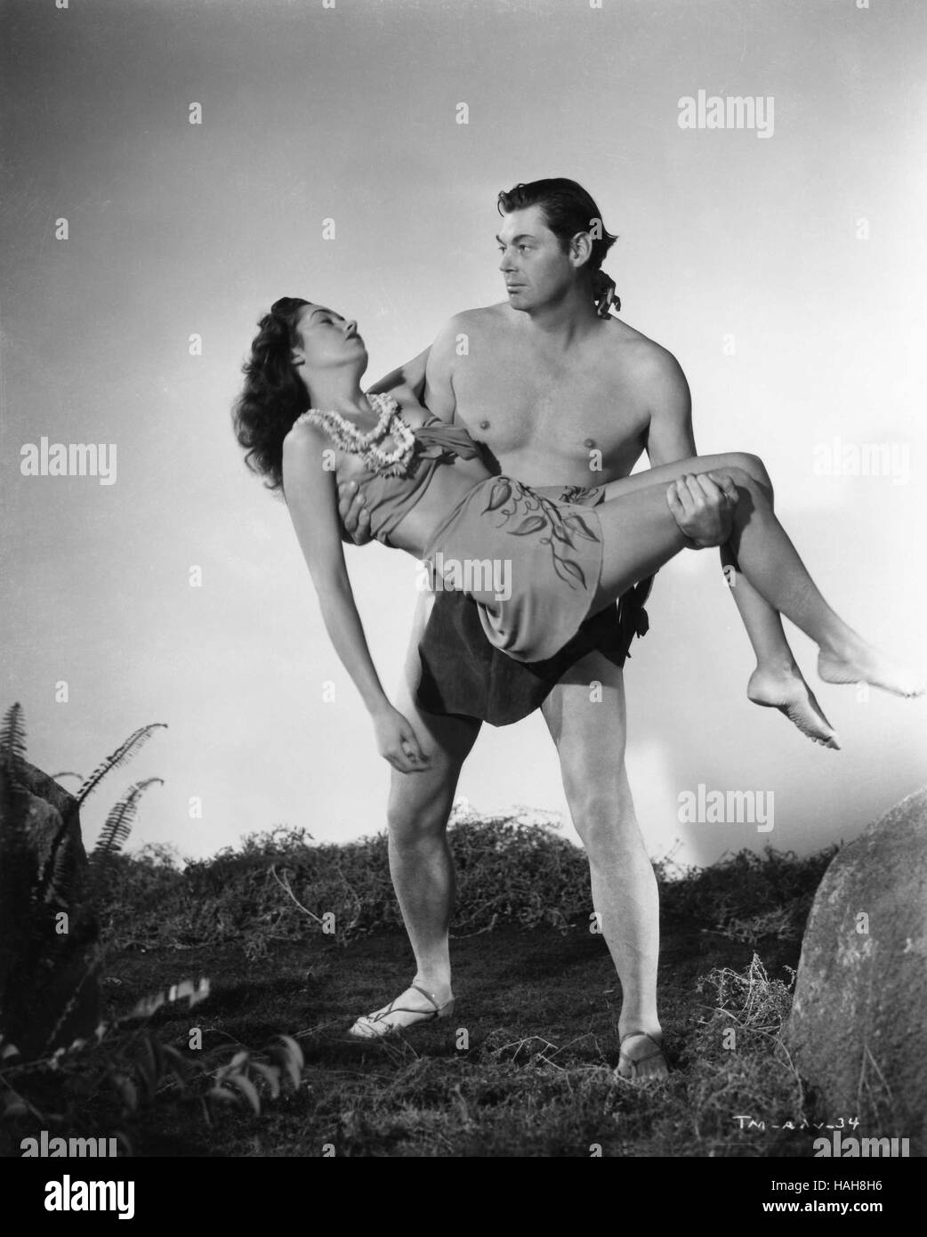 Tarzan and the Mermaids Year : 1948 USA Director : Robert Florey Johnny Weissmuller, Linda Christian Stock Photo