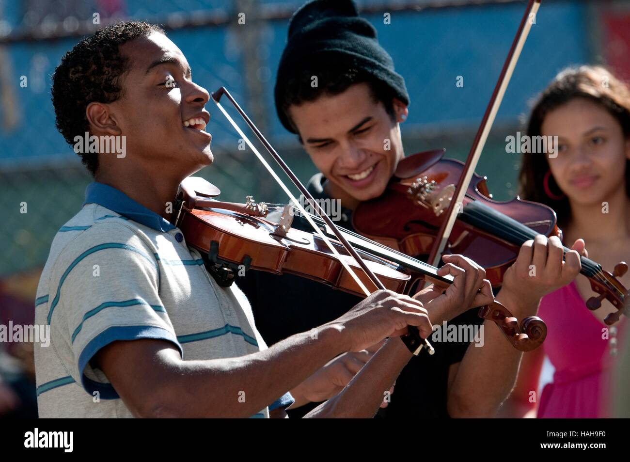 Tudo Que Aprendemos Juntos The Violin Teacher Year : 2015 Brazil Director : Sergio Machado Kaique Jesus, Elzio Vieira Stock Photo