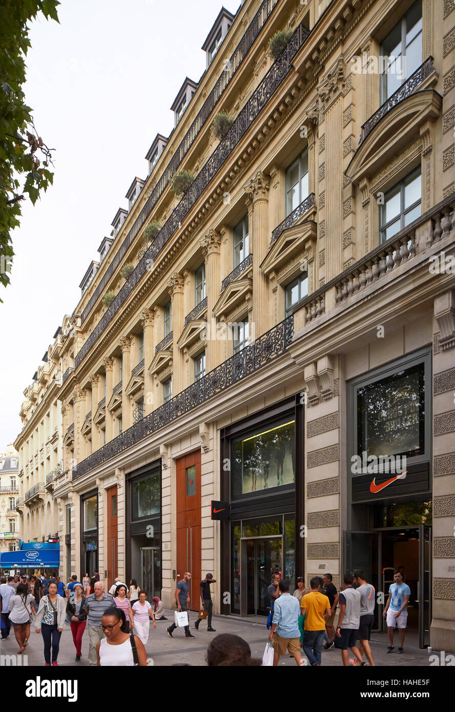 Shopping On Champs Élysées Paris Stock Photo - Download Image Now
