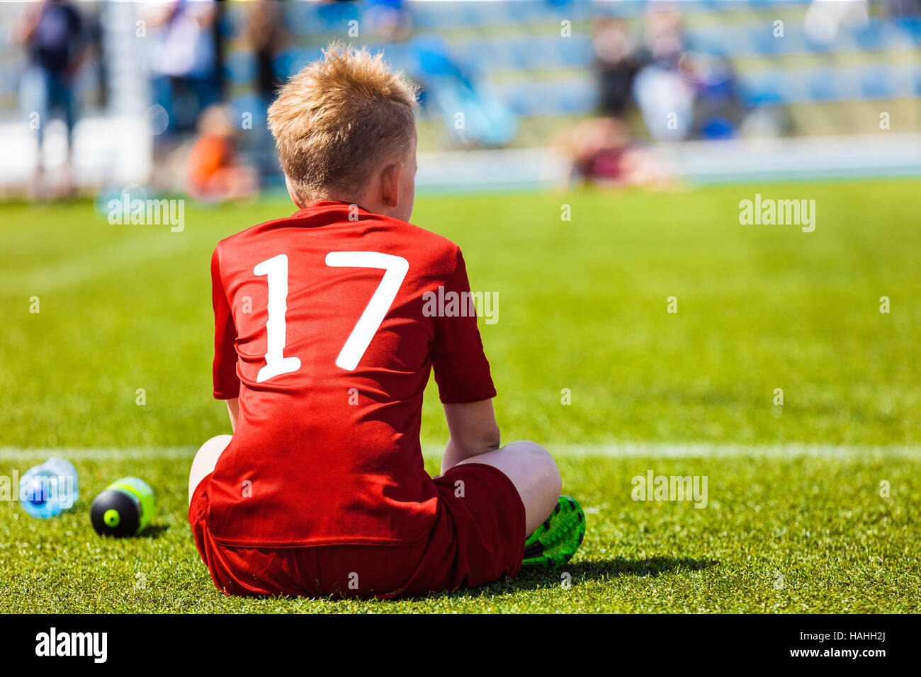 Boy Alone In Stadium High Resolution Stock Photography And Images Alamy alamy
