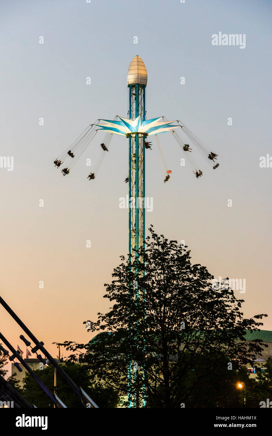 Swing chairs on a tall tower at a funfair on the South Bank of the River  Thames, London, UK Stock Photo - Alamy