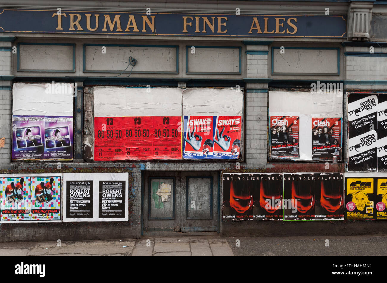 Flying scud pub hi-res stock photography and images - Alamy