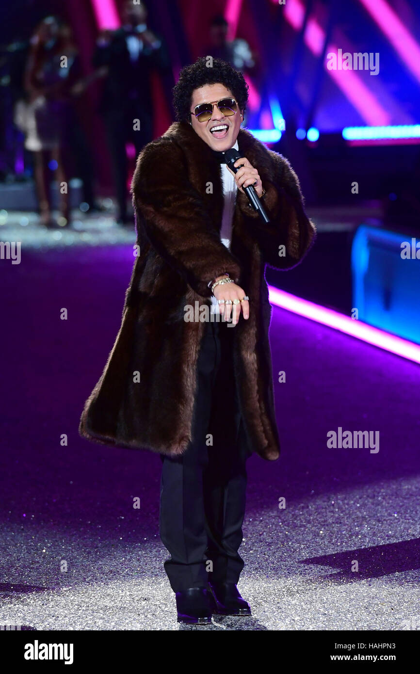 Bruno Mars Performs On Stage During The Victoria S Secret Fashion Show Held At The Grand Palais In Paris France Stock Photo Alamy Bruno Mars Performs On Stage During The Victoria S Secret Fashion Show Held At The Grand Palais In Paris France Stock Photo Alamy