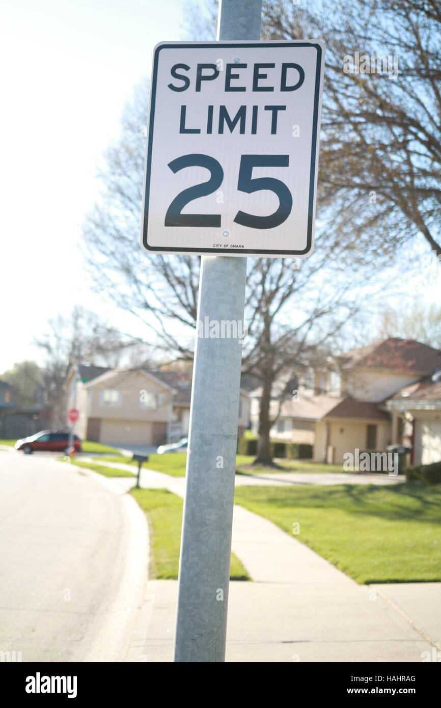 Speed limit 25mph sign Stock Photo Alamy