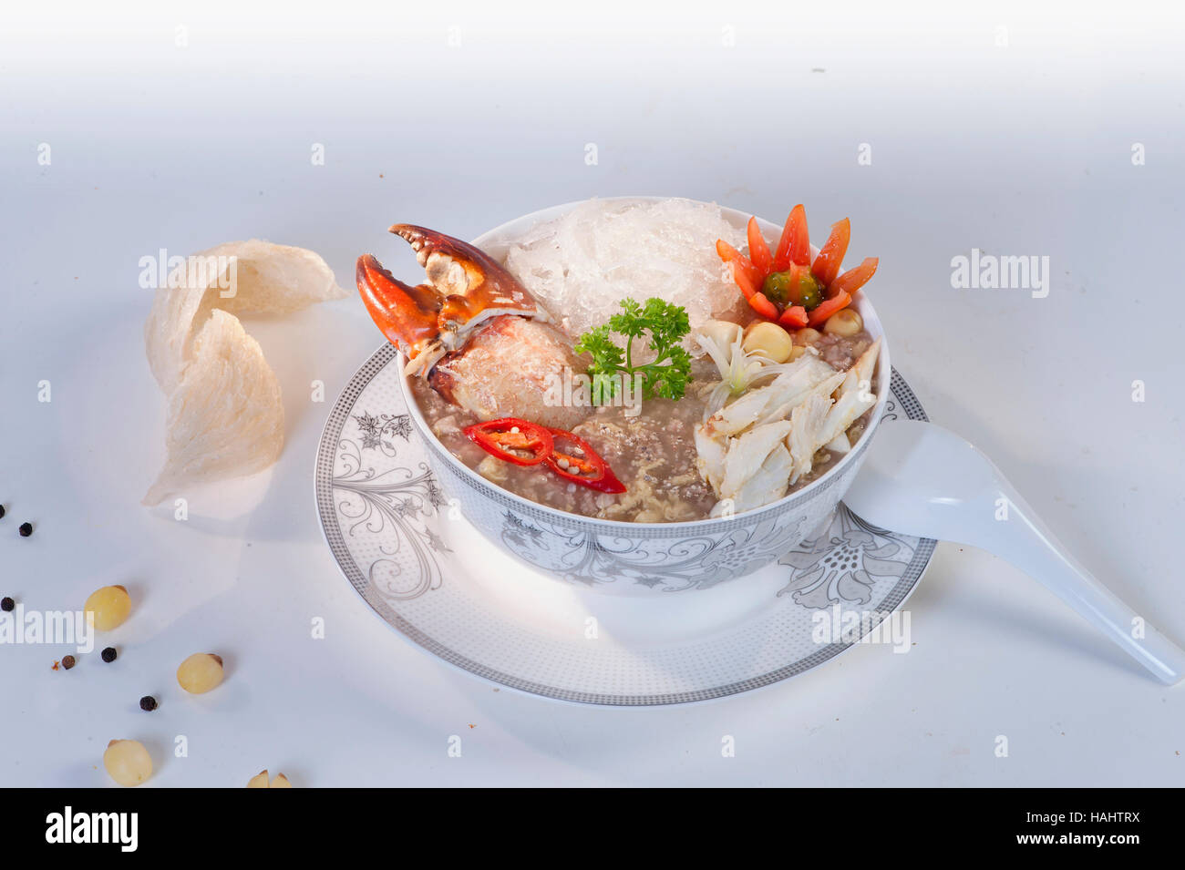 Crab soup with bird's nest in chinese bowl Stock Photo Alamy