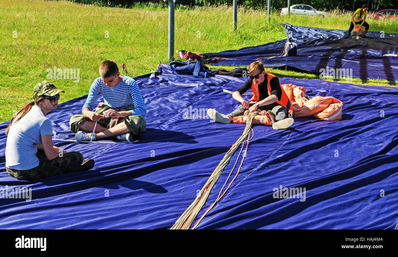 Parachutists 2015.Packing of parachute Stock Photo Alamy
