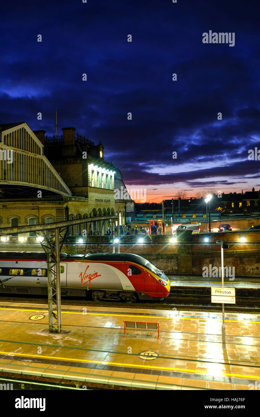 Virgin Train at Preston Station Stock Photo