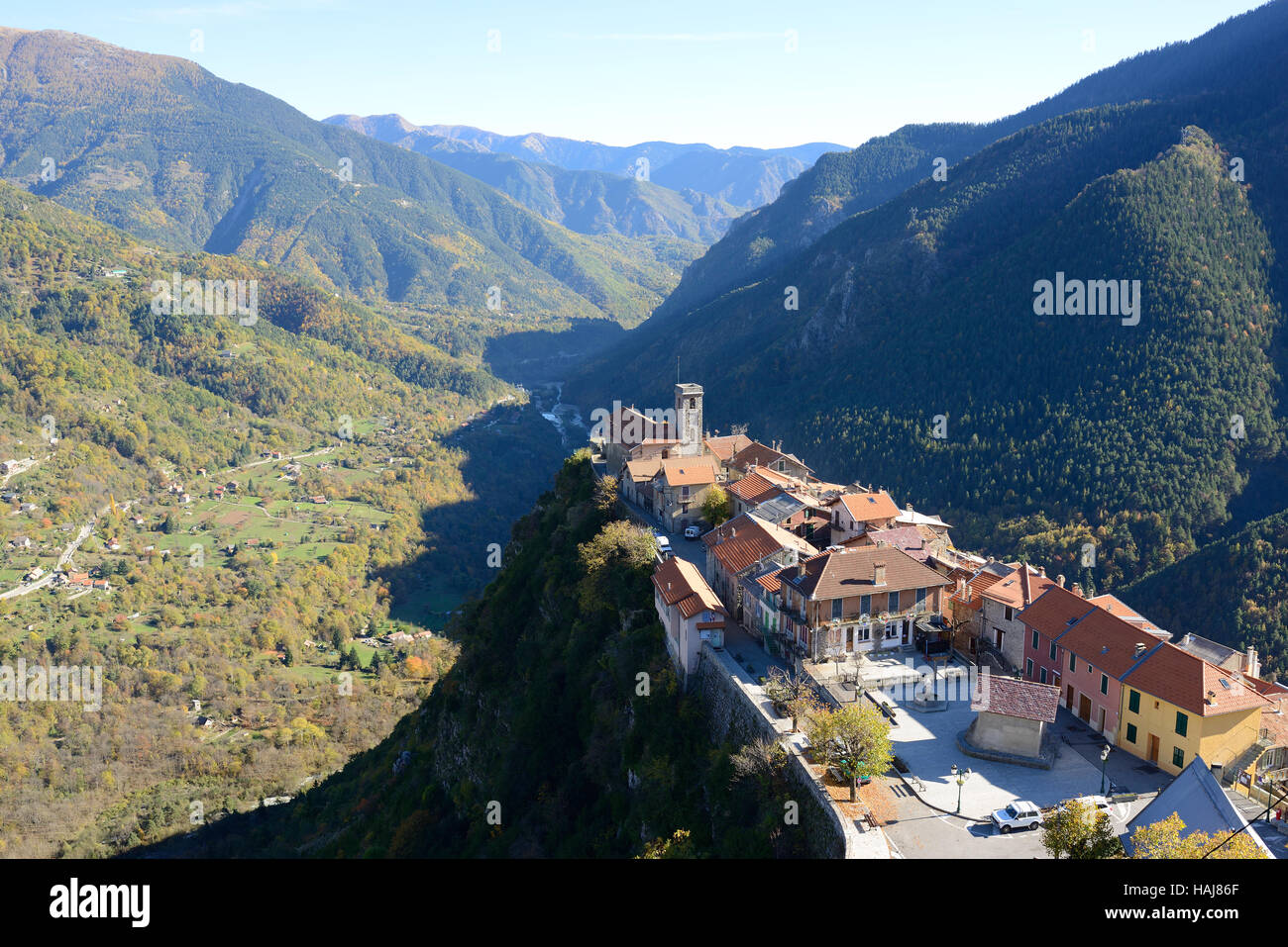 Perched medieval village on a narrow ridge overlooking the Vésubie Valley. Venanson, Alpes-Maritimes, France. Stock Photo